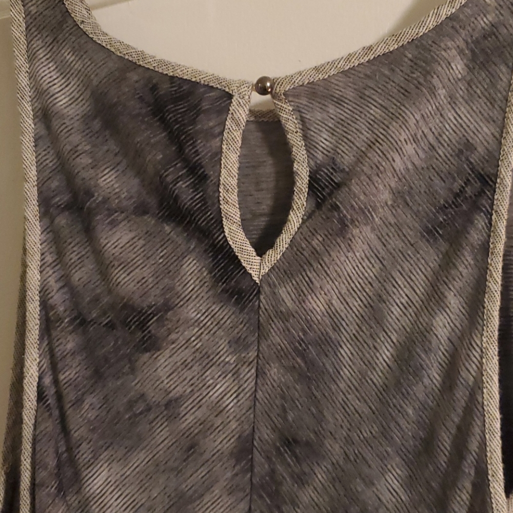 Top - Picture 3 of 4